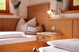 Apt Chamomile bedroom